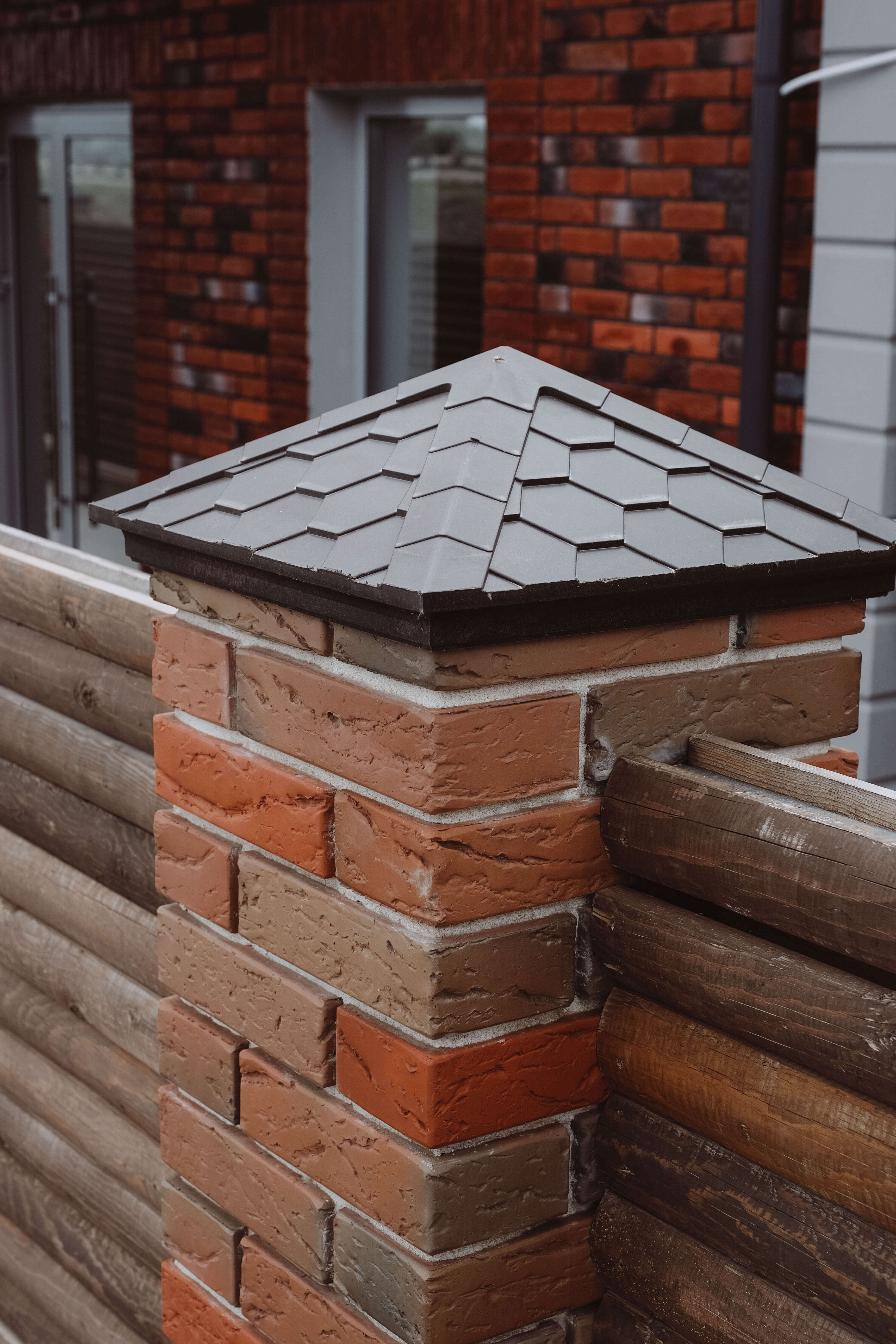 Колпак Zking Эверест Коричневый на столб 1.5х1.5 кирпича (390х390мм) в Тамбове фото