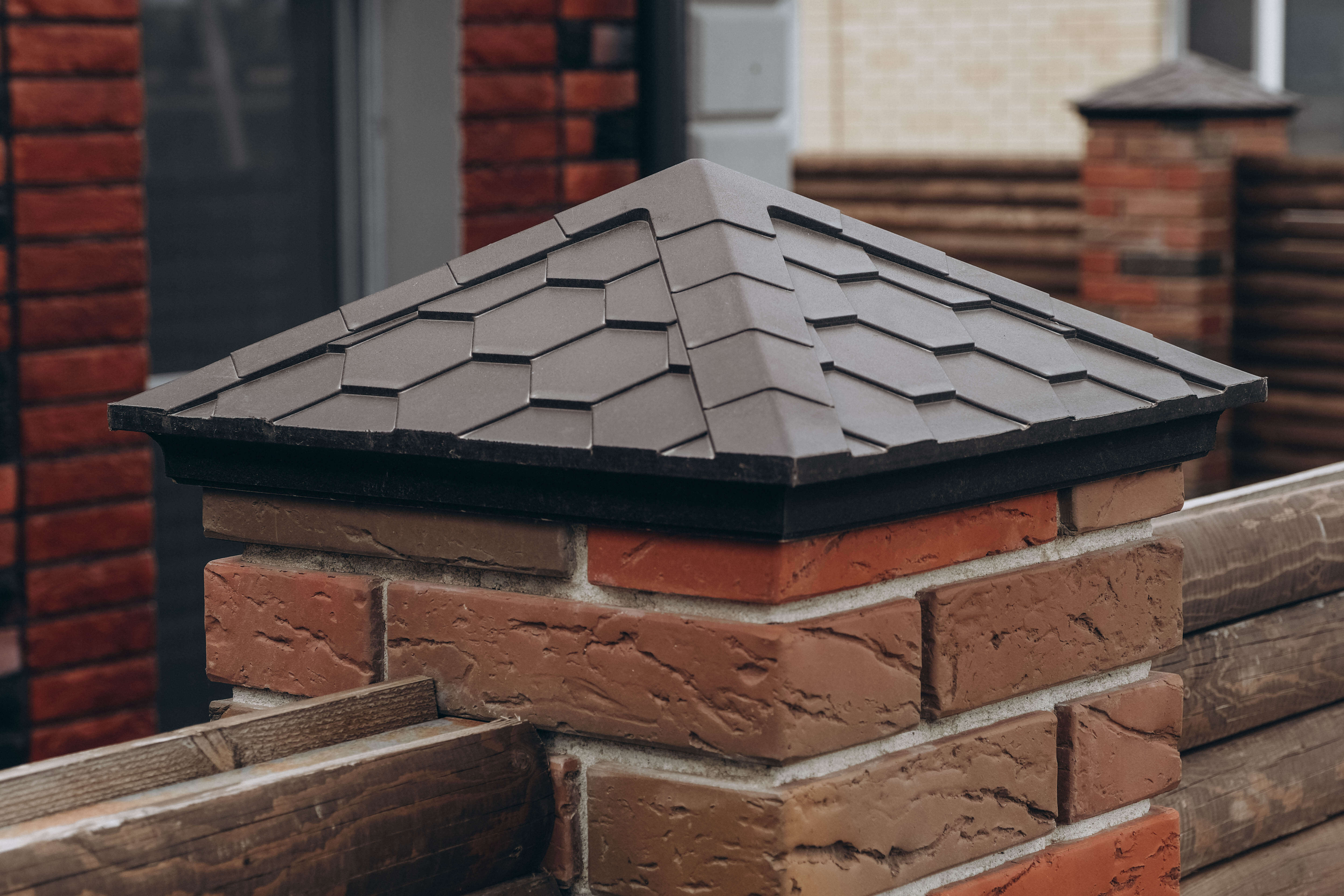 Колпак Zking Эверест Коричневый на столб 1.5х1.5 кирпича (390х390мм) в Тамбове фото